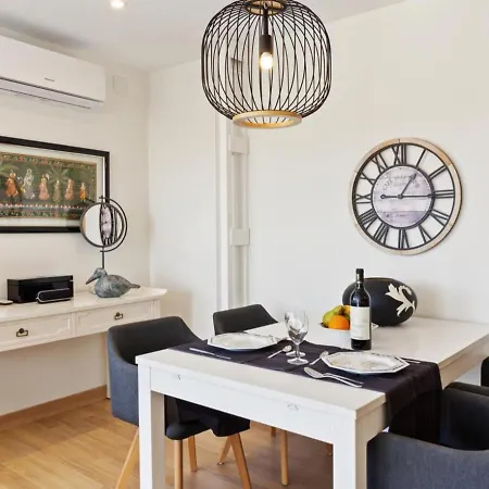In The Center Of With Private Parking 2 Min Away * Fuengirola