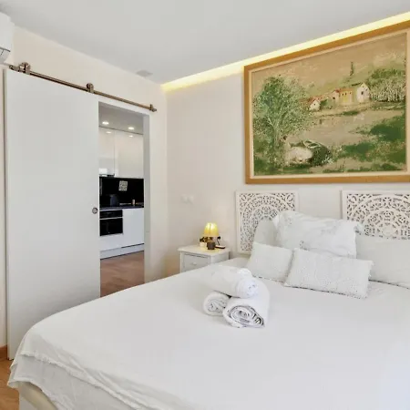 In The Center Of With Private Parking 2 Min Away Fuengirola
