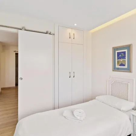 Appartement In The Center Of With Private Parking 2 Min Away *