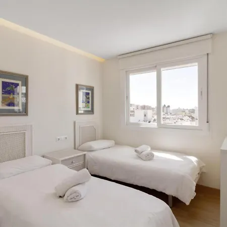 Apartment In The Center Of With Private Parking 2 Min Away Fuengirola